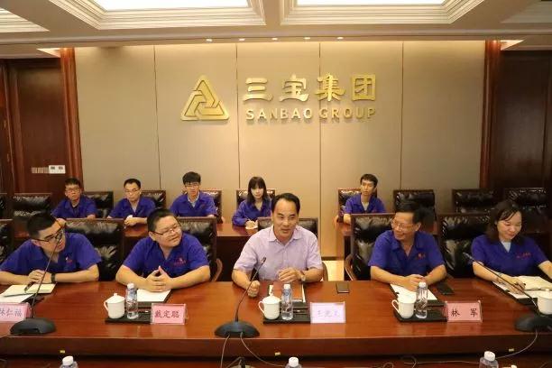 税企共建话党建，减税降费促发展
