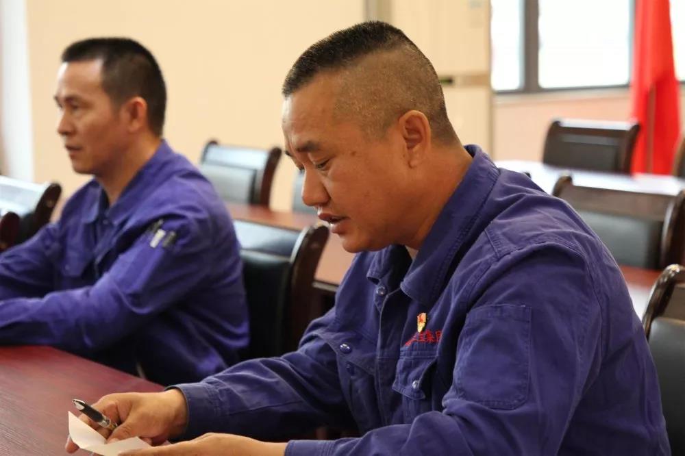 党员立潮头，领跑当前锋｜王发根：水火融合铸就百炼成钢